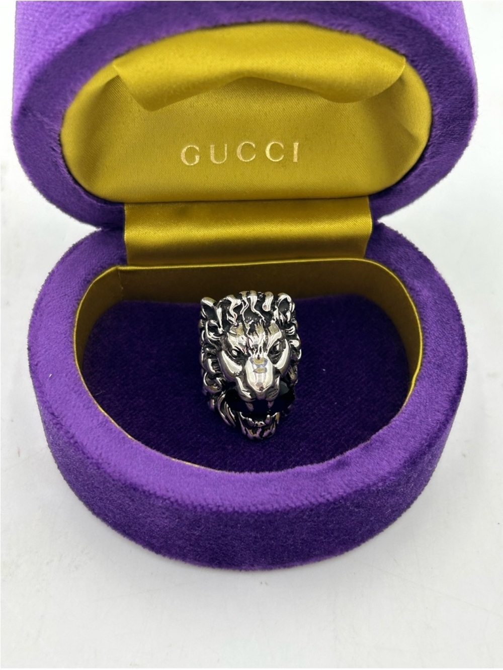 Unisex Gucci Lionhead ring with faceted crystal in mouth size 5 made in Italy